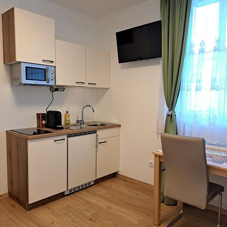 Private Zimmer Hoap Leoben  Bagian luar foto