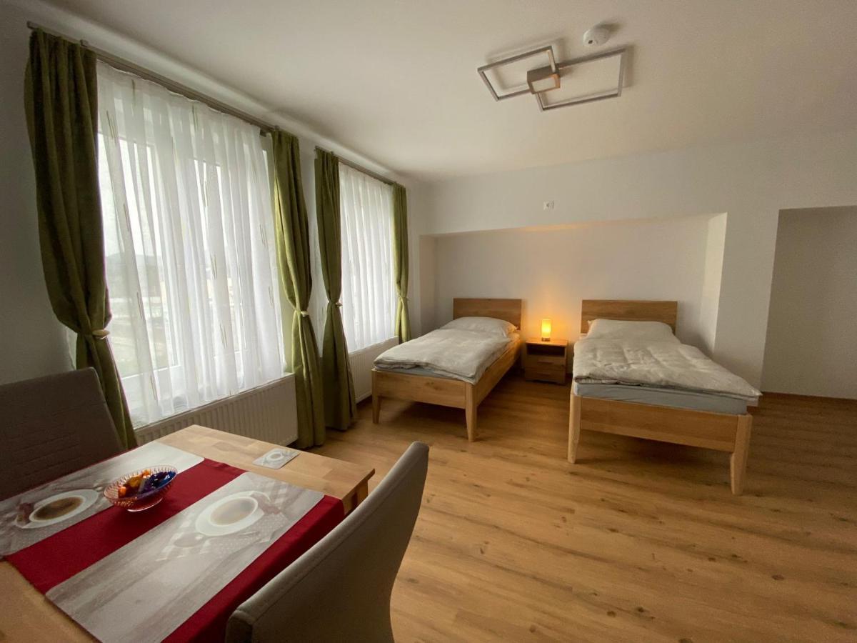 Private Zimmer Hoap Leoben  Bagian luar foto