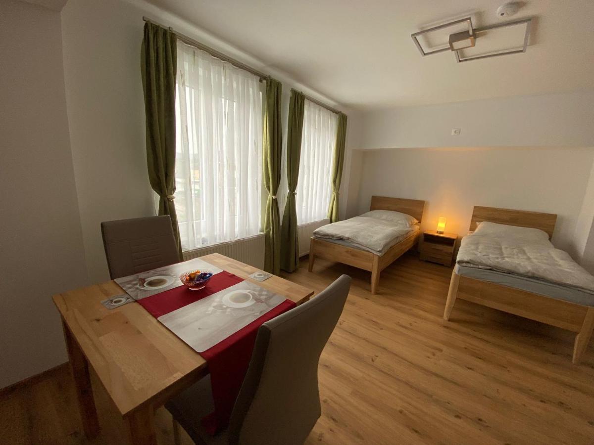 Private Zimmer Hoap Leoben  Bagian luar foto