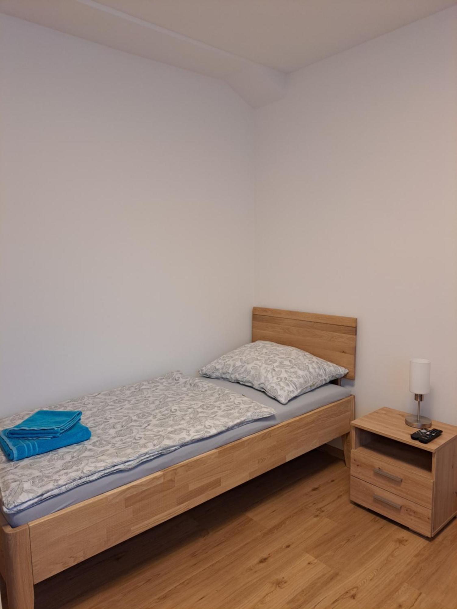 Private Zimmer Hoap Leoben  Bagian luar foto
